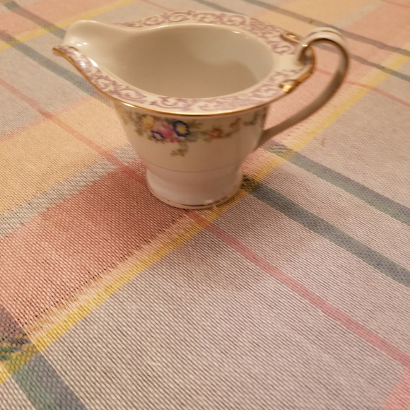 Regal China Creamer - Picture 5 of 5